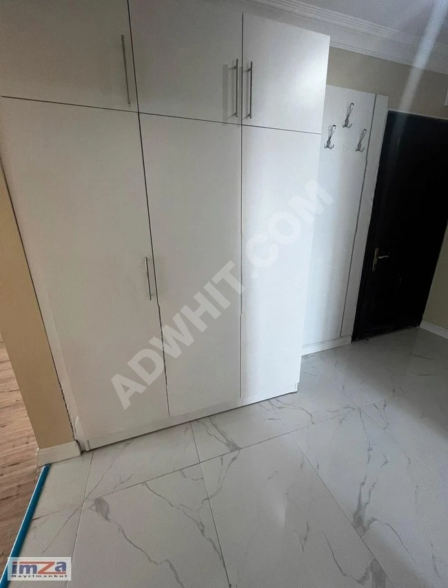 VELİTTİN KÜÇÜK SİTESİ,İÇİ KOMPLE YENİLENMİŞ,DENİZ MANZARALI 2+1