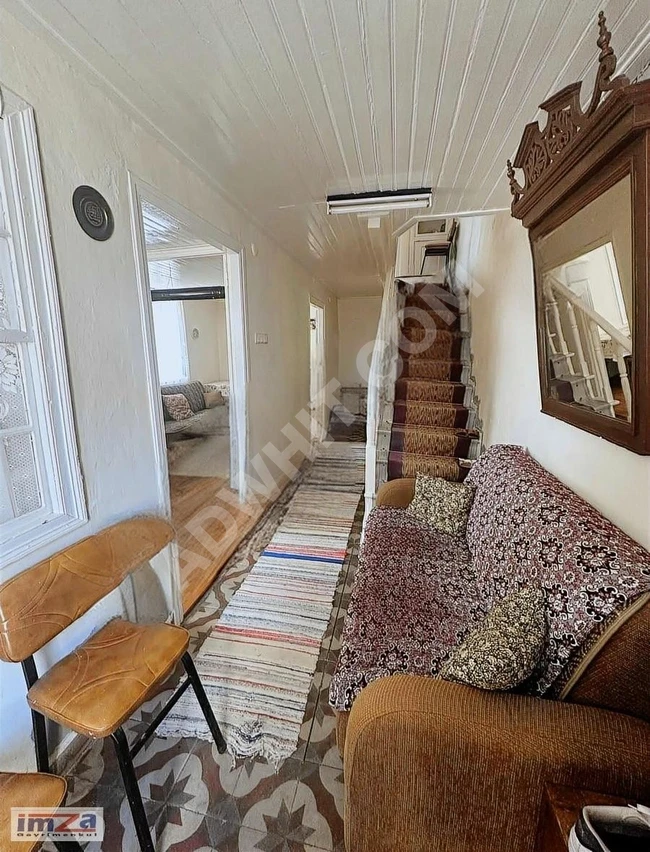 CUNDA'DA 3 TAPU BİR ARADA TARİHİ RUM EVİ VE 110M2 ARSA.