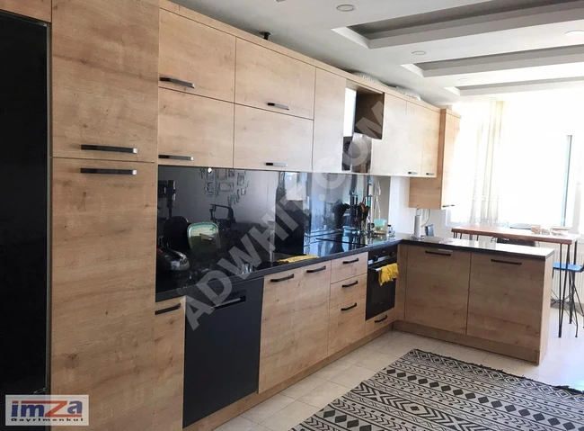 MERKZİ KONUMDA KISA KATLI BİNADA TADİLATLI 4+2 DUBLEKS DAİRE