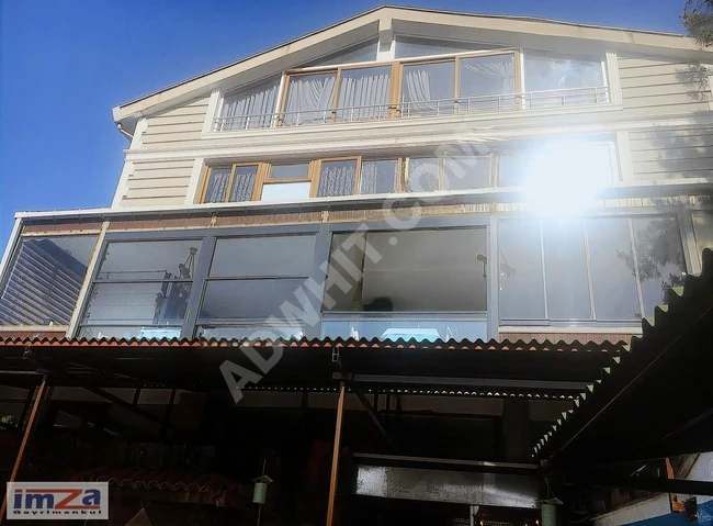 MUHTELİF İŞ KOLLARI İÇİN UYGUN İSKANLI KOMPLE TİCARİ BİNA