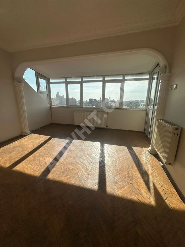 Emlak center'dan Fatih çapa merkezde satılık 2+1 salon daire