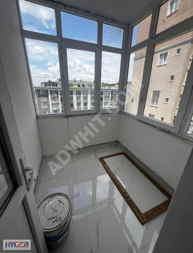 VELİTTİN KÜÇÜK SİTESİ,İÇİ KOMPLE YENİLENMİŞ,DENİZ MANZARALI 2+1