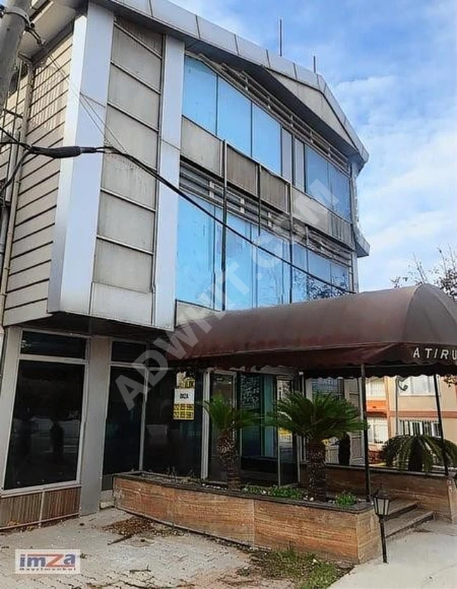 MUHTELİF İŞ KOLLARI İÇİN UYGUN İSKANLI KOMPLE TİCARİ BİNA