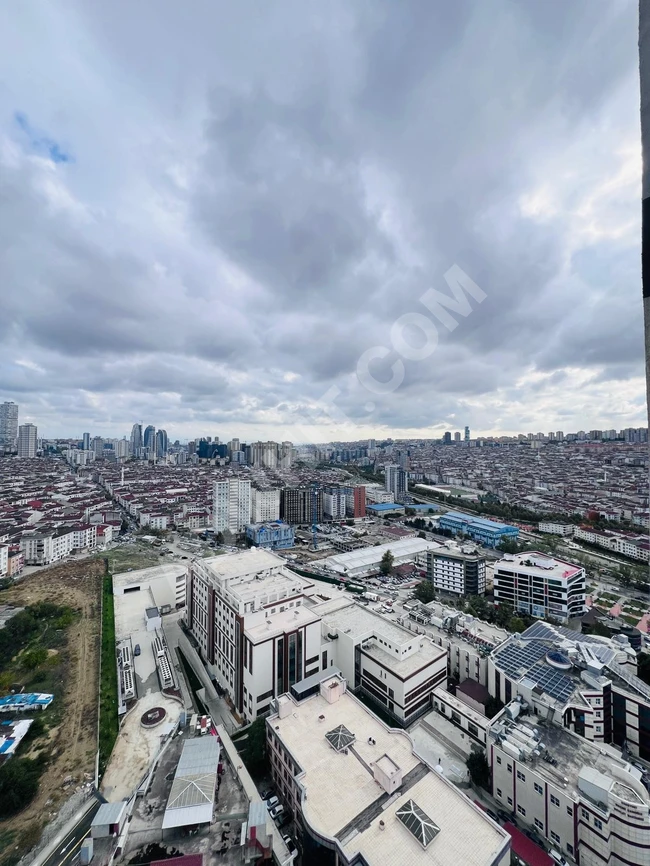 İstanbul'da yeni metroya yakın, şehir manzaralı, cazip fiyatlı satılık daire.