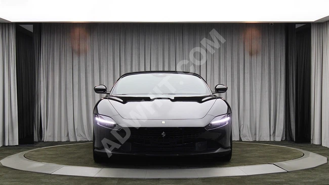 FERRARI ROMA 3.9 V8 car, 2023 model, with 620 horsepower, carbon ceramic, no defects.