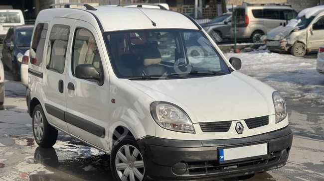 سيارة KANGO موديل 2005، باب مزدوج منزلق، مكيف، بدون تبديل قطع.