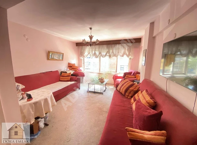 ÜSKÜDAR İCADİYEDE, CUMHURİYET CADDESİ ÜZERİNDE