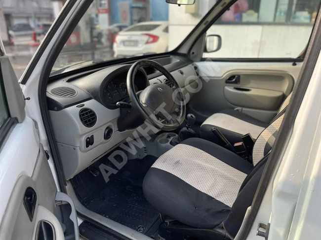 سيارة KANGO موديل 2005، باب مزدوج منزلق، مكيف، بدون تبديل قطع.