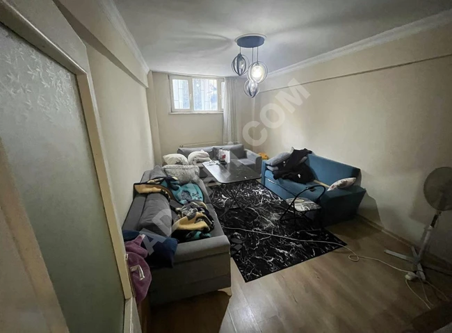 ÜSKÜDAR MERKEZE YAKIN 1+1 İÇİ YENİLENMİŞ DÜZ GİRİŞ DAİRE