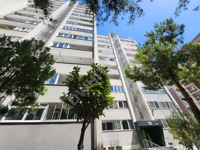 Metrobüs yakınında yıllık kiralık mobilyalı daire.