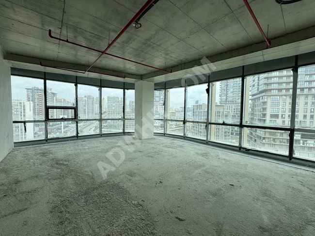 Satılık ticari ofis Kayaşehir Nidapark sitesi içinde.