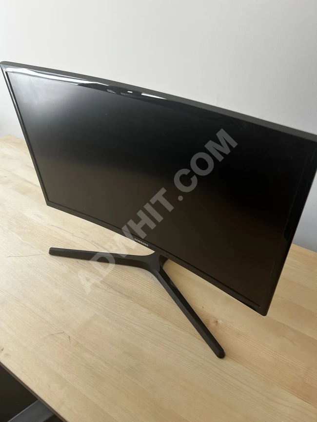 Samsung Full HD oyun monitörü