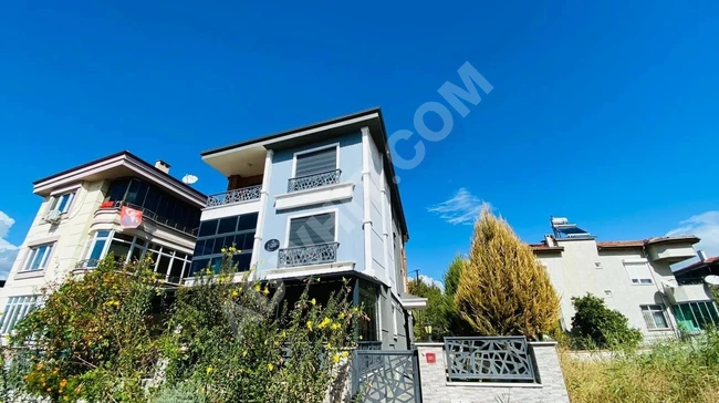 Akçay Da 4+1 Müstakil Kendine Ait Bahçe Alanlı Satılık Sıfır Tripleks Villa