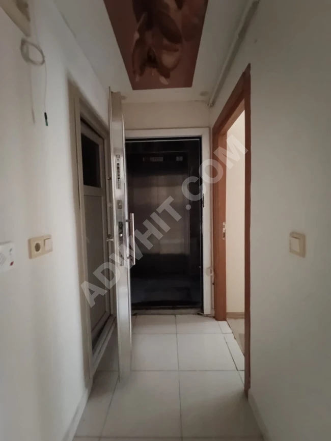 Satılık daire.. Acil olarak, İstanbul'da yeni metroya yakın, cazip fiyatla