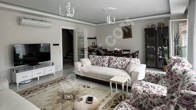 ÜSKÜDAR MERKEZDE GENÇ BİNADA 4+1 SATILIK DUBLEX DAİRE