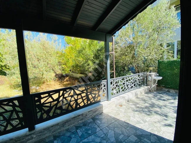 Akçay Da 4+1 Müstakil Kendine Ait Bahçe Alanlı Satılık Sıfır Tripleks Villa