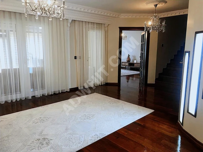 BAŞAKŞEHİR 4 ETAP 1 KISIMDA 350M2 90M2 BAHÇELİ YAPILI VİLLA BOŞ