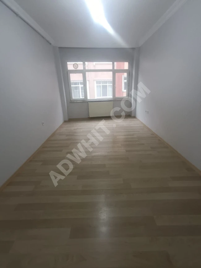 Emlak center'dan Kocamustafapaşa 2+1 satılık daire