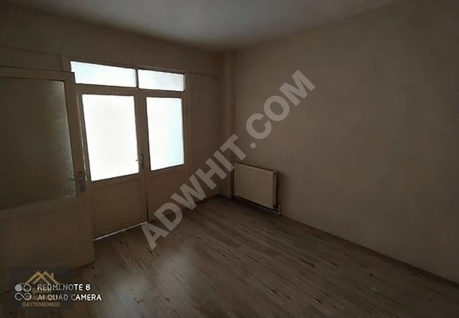 BEŞİKTAŞ MEYDAN 2+1 BOŞ TEMİZ ULAŞIM VE ÜNV.LERE VE İSKELE YAKIN