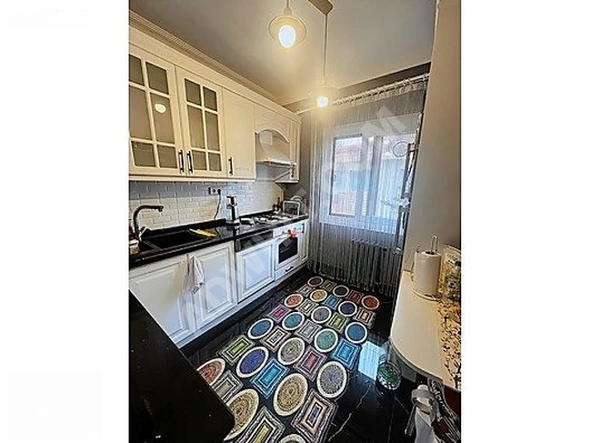 KARTALTEPE DE SİTE İÇERSİNDE FULL TADILATLI 3+1 KÖŞE DAİRE