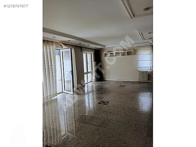 BAŞAKŞEHİR VADİ VİLLALARI TAM MÜSTAKİL FORLEKS 3 ARAÇLIK OTOPARK