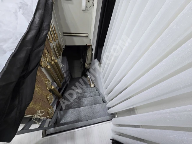 محل من طابقين بمساحة 140 متر مربع معروض للتنازل كفراغ. في TAHTAKALE بشارع PERDECİLER