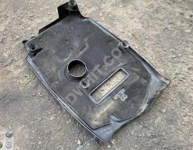 غطاء صوتي لمحرك MERCEDES الفئة E مستعمل A2740160900