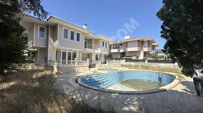 SİLİVRİ SANCAKTEPE DENİZ MANZARALI 935M2 ARSA İÇİNDE 6+1 VİLLA