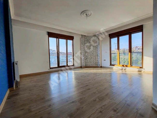 Adonist gold'a ebeveyn banyolu 8.kat yarı akıllı bina 120 m2....