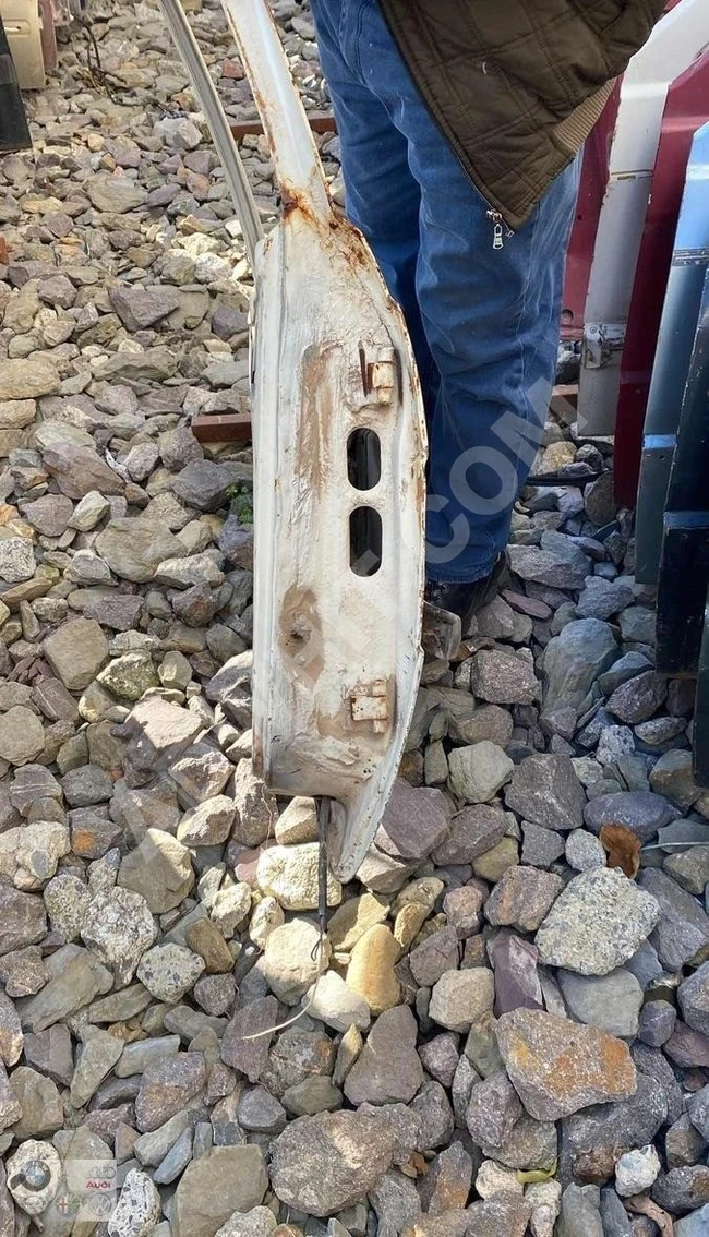 RENAULT 9 BROADWAY باب خلفي أيسر مستعمل