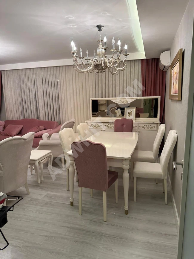 Beylikdüzü'nde, ailelere uygun Kale Kent sitesinde eşyalı 3+1 daire.