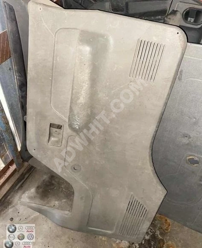 كسوة الباب الأمامي الأيمن المستعملة MİTSUBİSHİ FE449