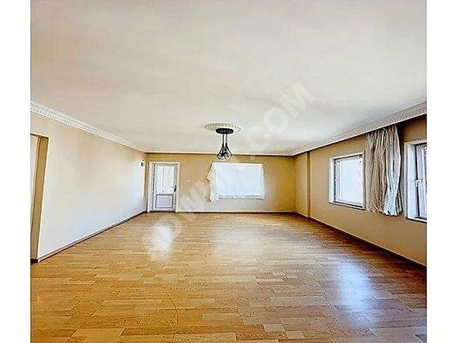 AİLE SİTESİNDE EMSALSİZ CUMHURİYET METROBÜS 5DK YÜRÜME 3+1 170M2