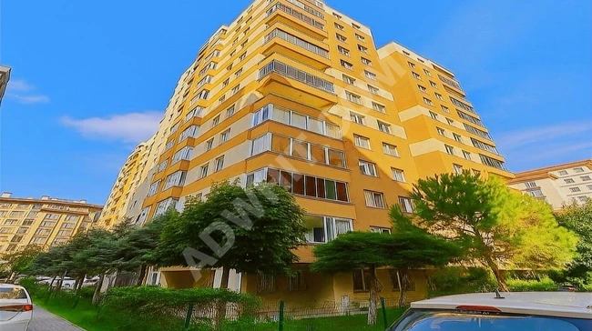 AİLE SİTESİNDE EMSALSİZ CUMHURİYET METROBÜS 5DK YÜRÜME 3+1 170M2