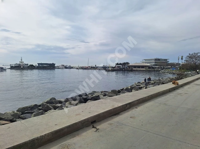 A unique deed building, 20 years old, with a sea view + land with an area of 80 square meters in BAKIRKÖY.