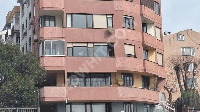 A unique deed building, 20 years old, with a sea view + land with an area of 80 square meters in BAKIRKÖY.
