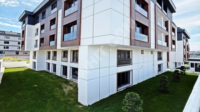 BEYLİKDÜZÜ SONSUZ'DAN SİTE İÇİ DENİZ MANZARALI SIFIR ARAKAT