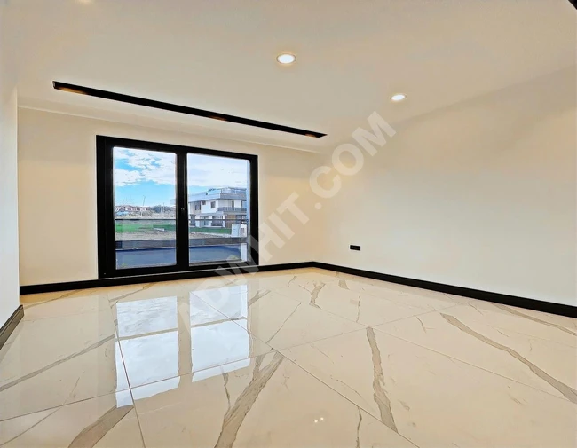 BEYLİKDÜZÜ SONSUZ YAPI DAN MÜSTAKİL HAVUZLU BAHÇELİ LÜKS VİLLA