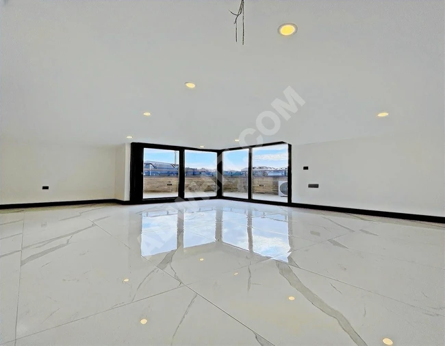 BEYLİKDÜZÜ SONSUZ YAPI DAN MÜSTAKİL HAVUZLU BAHÇELİ LÜKS VİLLA