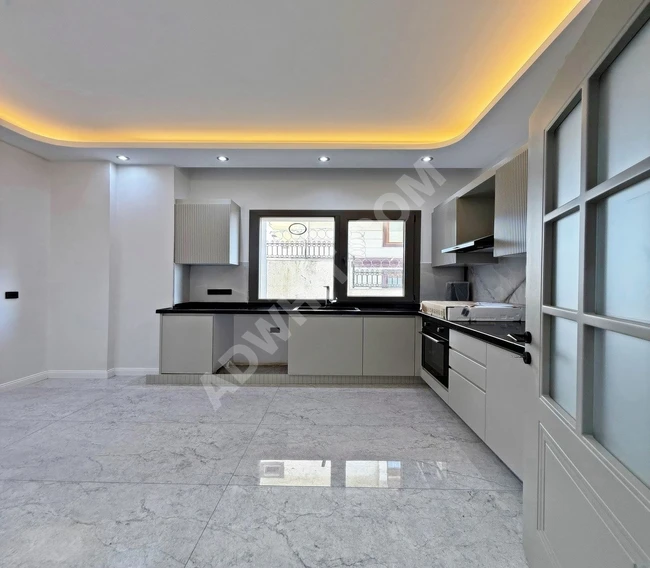 BEYLİKDÜZÜ SONSUZ YAPI'DAN ÇİFT BAHÇE TERAS KULLANIMLI LÜX 2+1