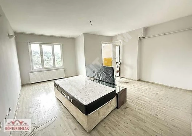 2+1 apartment with a city view, 3 minutes away from the main street in MECİDİYEKÖY GÜLBAĞ.