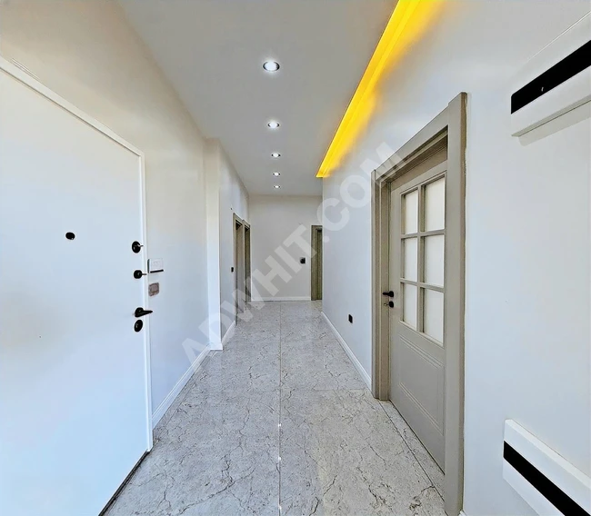 BEYLİKDÜZÜ SONSUZ YAPI'DAN ÇİFT BAHÇE TERAS KULLANIMLI LÜX 2+1