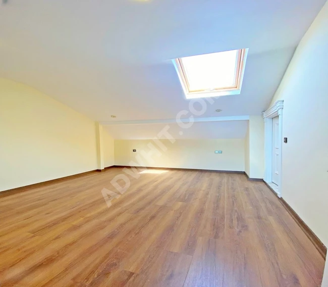 فيلا 5+2 ذات تصميم خاص داخل المجمع