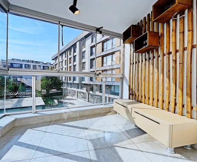 SONSUZ'DAN KAVAKLI MERKEZDE ŞIK İŞÇİLİĞE SAHİP FERAH 3+1 DAİRE