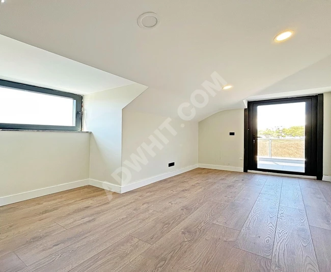 SONSUZDAN DENİZ MANZARALI MÜSTAKİL HAVUZLU SİTE İÇİNDE 5+2 VİLLA