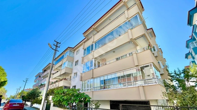 GÜMÜŞDEN ALTINKUMDA AYRI MUTFAKLI EBEVEYN BANYOLU GENİŞ 3+1DAİRE