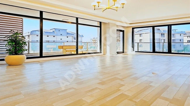 BEYLİKDÜZÜ SONSUZ'DA MARİNADA DENİZ MANZARALI 3+1 FIRSAT DAİRE