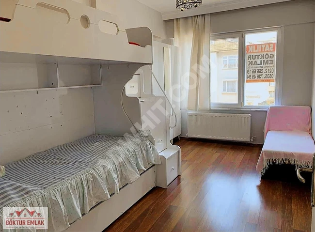 Corner apartment on the main street in the center of ÇINARCIK
