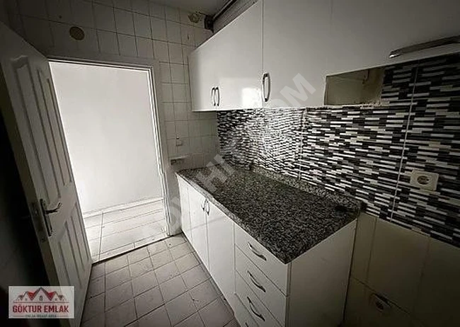 2+1 apartment with a city view, 3 minutes away from the main street in MECİDİYEKÖY GÜLBAĞ.