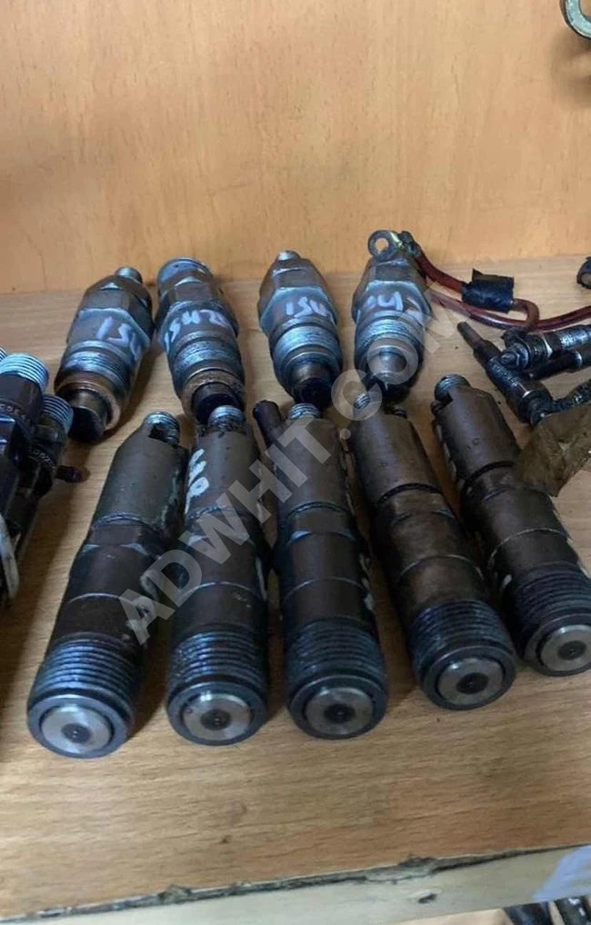 Set of injectors MERCEDES 250 TD (original) used